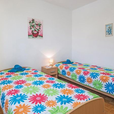 Gorgeous Apartment In Pula With House Sea View Dış mekan fotoğraf