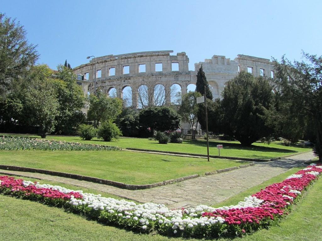 Gorgeous Apartment In Pula With House Sea View Oda fotoğraf
